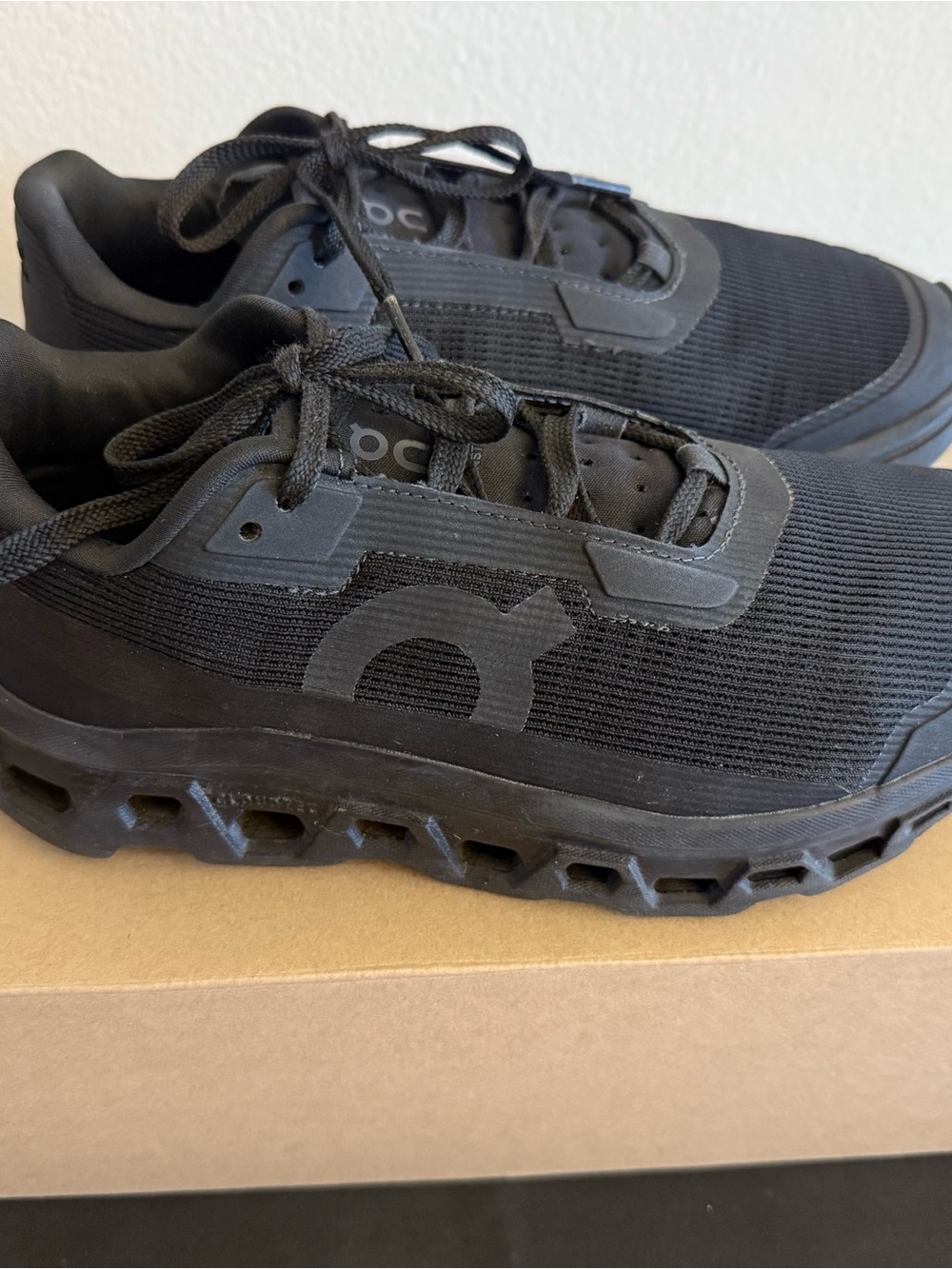 ON CLOUD CLOUDMONSTER VOID SIZE 8 WOMENS